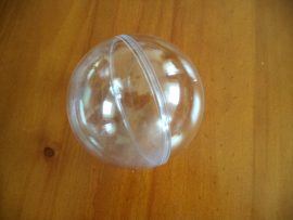 átlátszó müanyag gömb 8cm 1db